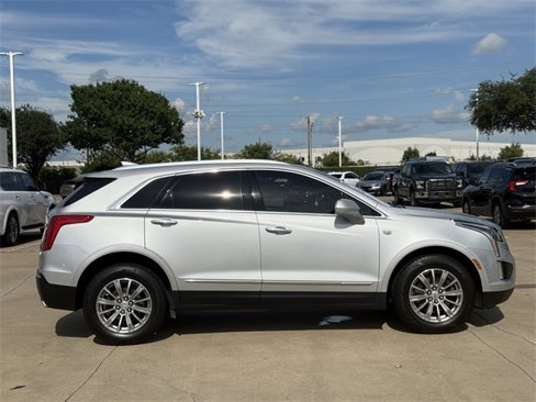 Used 2018 Cadillac XT5 Luxury w/ Driver Awareness Package image 3
