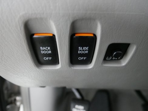 Used 2004 Toyota Sienna XLE image 28