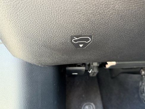 Used 2024 Jeep Compass Sport image 16