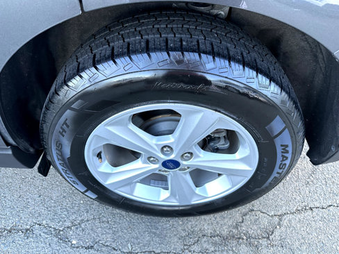 Used 2018 Ford Edge SE image 16