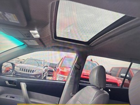 Used 2012 Toyota Highlander SE image 14