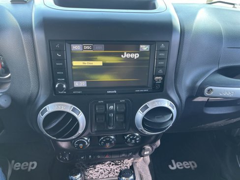 Used 2014 Jeep Wrangler Unlimited Sahara w/ Max Tow Package image 18