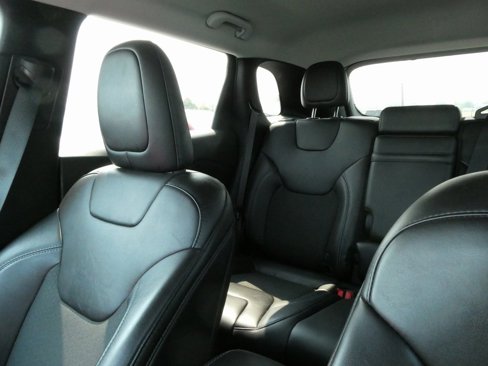 Used 2019 Jeep Cherokee Latitude Plus image 36