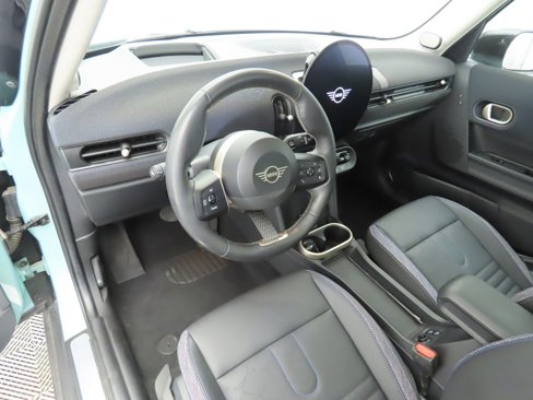 Certified 2025 MINI Cooper S image 9