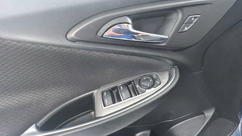 Used 2020 Chevrolet Malibu LT image 17