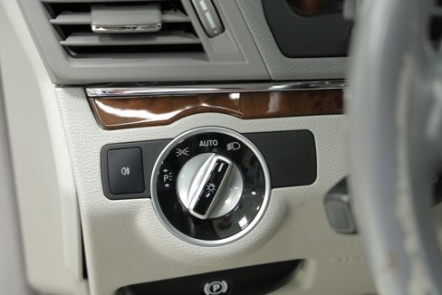 Used 2011 Mercedes-Benz E 550 Coupe image 25
