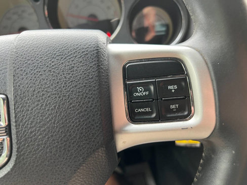 Used 2014 Dodge Challenger SXT image 23