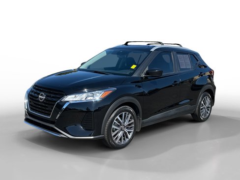 Used 2022 Nissan Kicks SV image 1