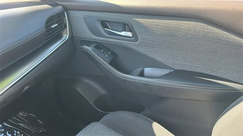 Used 2021 Nissan Rogue SV image 27