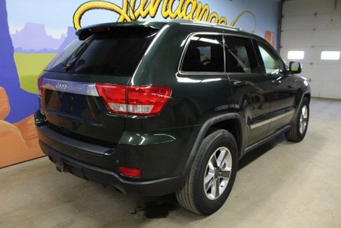 Used 2011 Jeep Grand Cherokee Laredo image 4