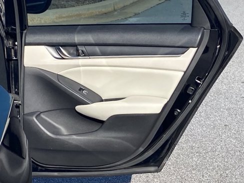 Used 2018 Honda Accord LX image 26