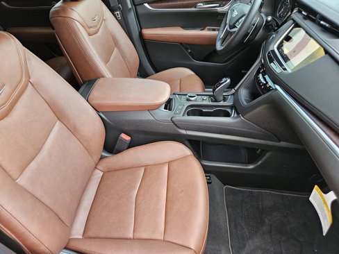 New 2025 Cadillac XT5 Sportv image 16