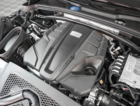 Certified 2022 Porsche Macan S image 12