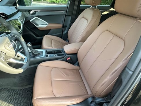 Certified 2025 Audi Q3 2.0T Premium image 22