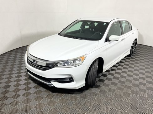 Used 2016 Honda Accord Sport image 8