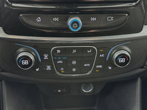 Used 2020 Chevrolet Traverse LT image 15