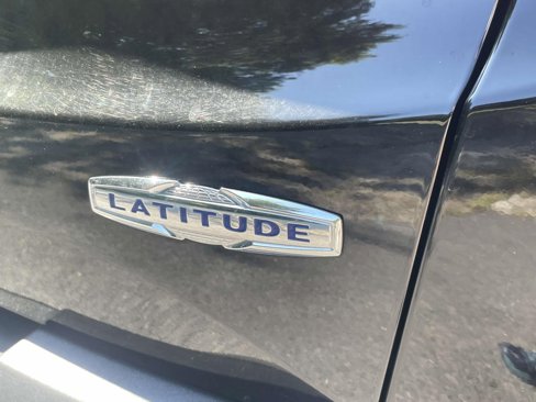 Used 2022 Jeep Renegade Latitude w/ Sun/Sound Group image 7