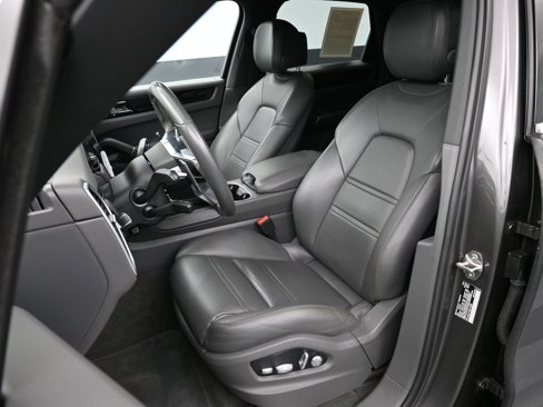 Certified 2019 Porsche Cayenne image 5