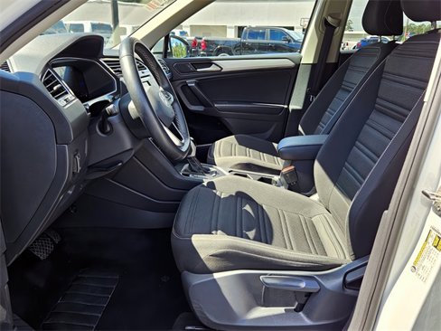 Used 2024 Volkswagen Tiguan S image 10
