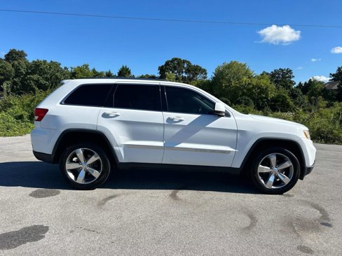 Used 2013 Jeep Grand Cherokee Laredo image 2