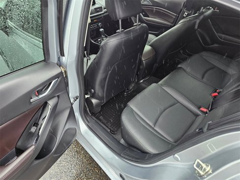 Used 2018 MAZDA MAZDA3 Grand Touring image 9