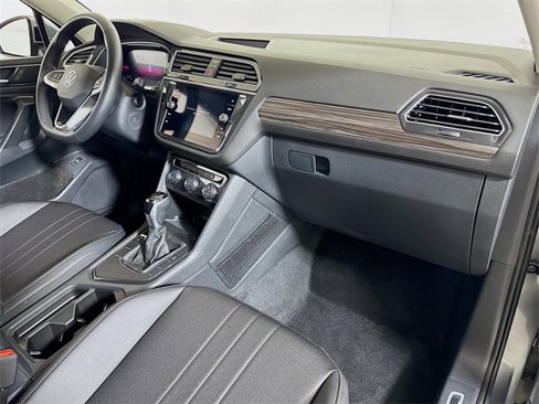 Used 2024 Volkswagen Tiguan Wolfsburg Edition image 28