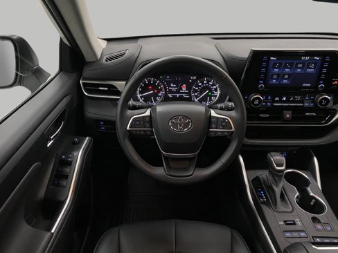 Used 2022 Toyota Highlander XLE image 15