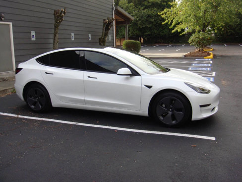Used 2023 Tesla Model 3 Standard Range image 5