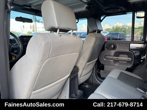 Used 2010 Jeep Wrangler Unlimited Sport image 47