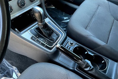 Used 2017 Volkswagen Golf S image 18