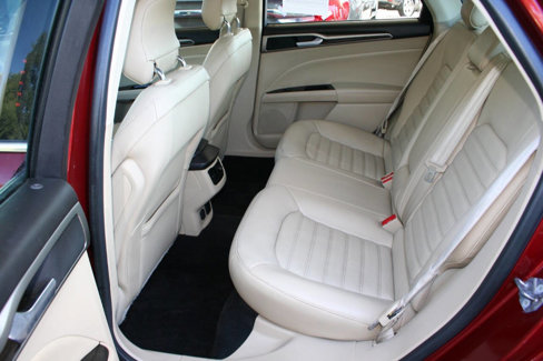 Used 2014 Ford Fusion SE w/ Equipment Group 202A image 24