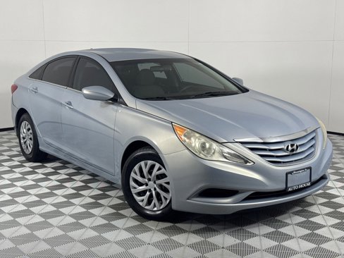 Used 2011 Hyundai Sonata GLS image 2