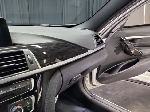 Used 2017 BMW 330i xDrive Sedan image 25