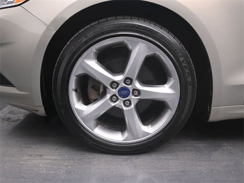 Used 2015 Ford Fusion SE w/ Equipment Group 201A image 22