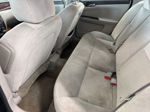 Used 2010 Chevrolet Impala LS image 19