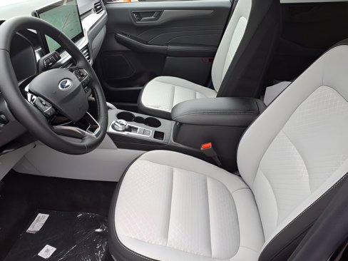 New 2025 Ford Escape Active w/ Tech Pack #1 image 16