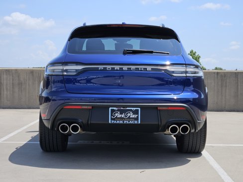 Certified 2024 Porsche Macan image 7