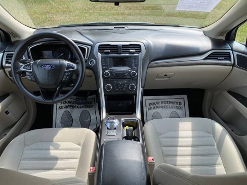 Used 2018 Ford Fusion SE image 5
