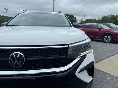 Used 2022 Volkswagen Taos S image 10
