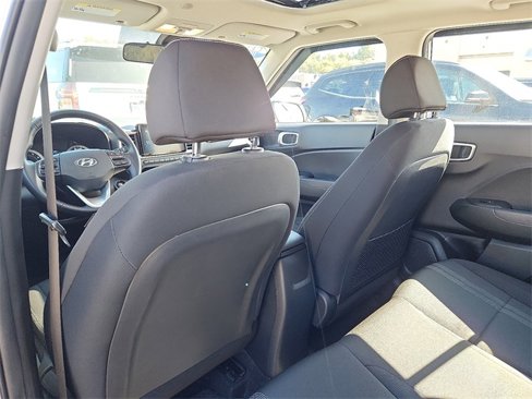 Certified 2021 Hyundai Venue SEL w/ Premium Package image 24