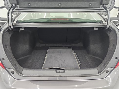 Used 2018 Honda Civic Touring image 14
