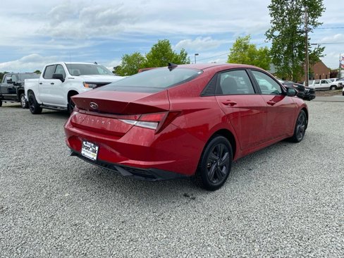 Used 2022 Hyundai Elantra SEL w/ Cargo Package image 3