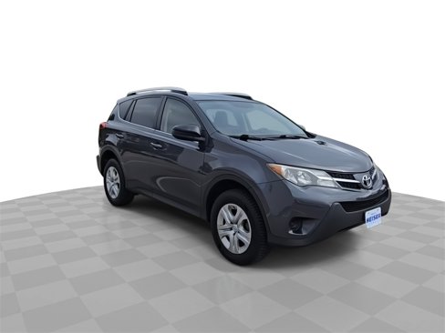 Used 2015 Toyota RAV4 LE image 2