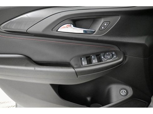 Used 2023 Chevrolet TrailBlazer RS w/ Sun and Liftgate Package image 8