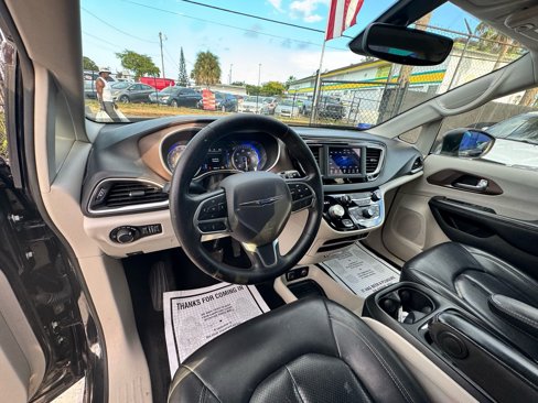 Used 2020 Chrysler Voyager Lxi image 20