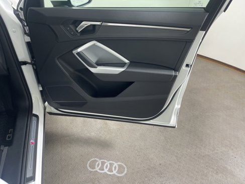 Used 2022 Audi Q3 2.0T Premium w/ Convenience Package image 10