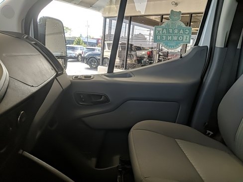Used 2017 Ford Transit 250 130 Medium Roof image 20