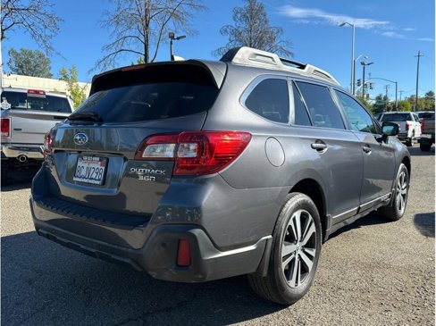 Used 2018 Subaru Outback 2.5i Limited image 8