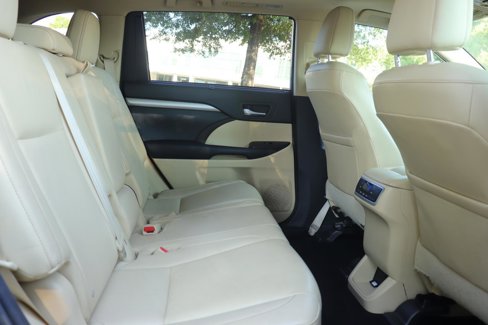 Used 2014 Toyota Highlander XLE image 23