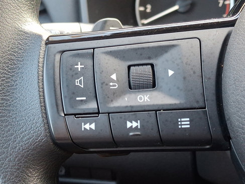 Used 2023 Nissan Rogue SV image 20
